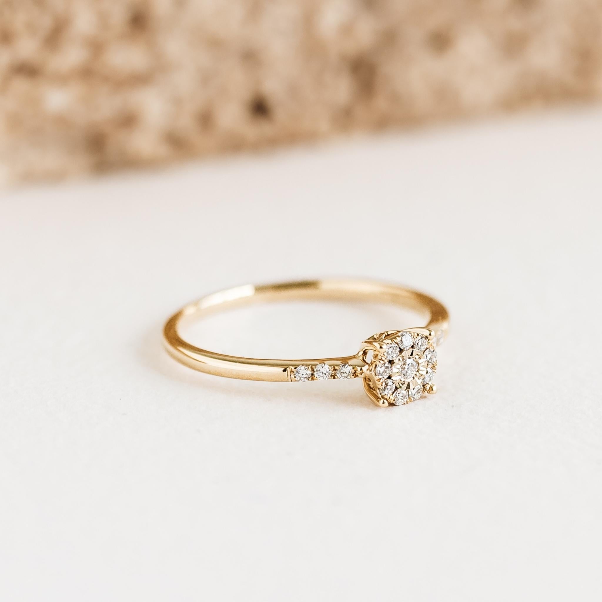 14K Yellow Gold Round Diamond Cluster Ring with Side Stones