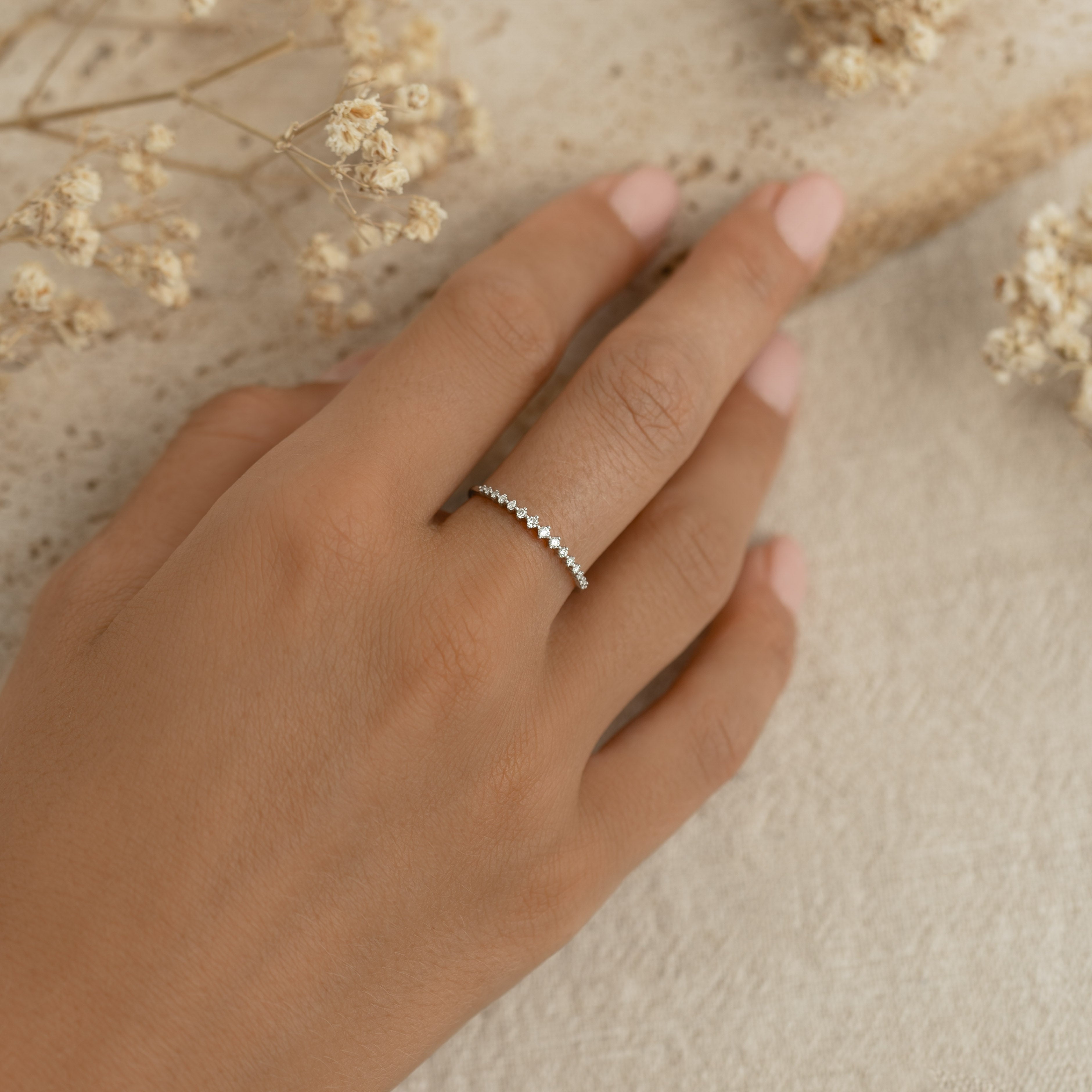 14K White Gold Graduated Diamond Band Ring