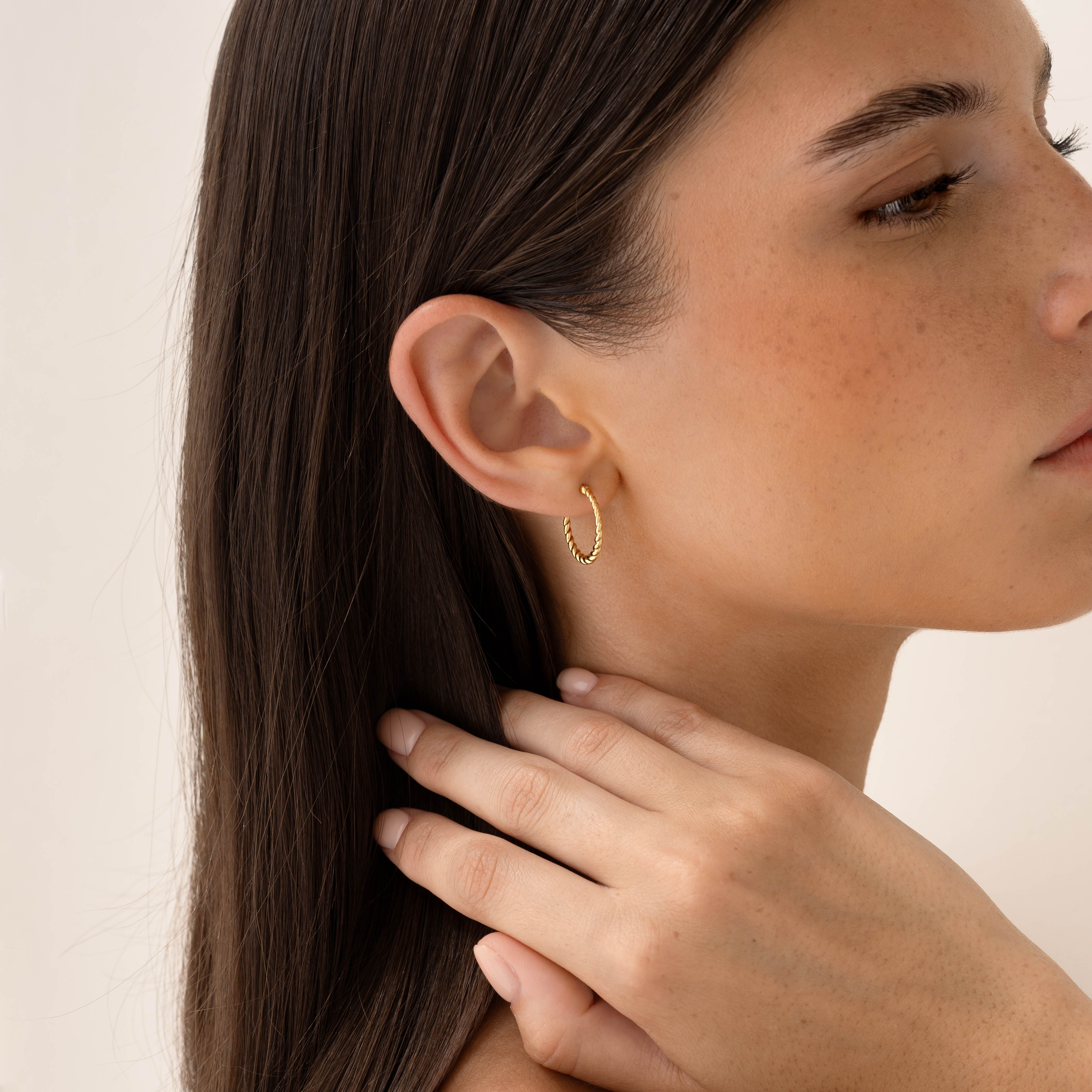 14K Gold Twisted Elegance Hoop Earrings