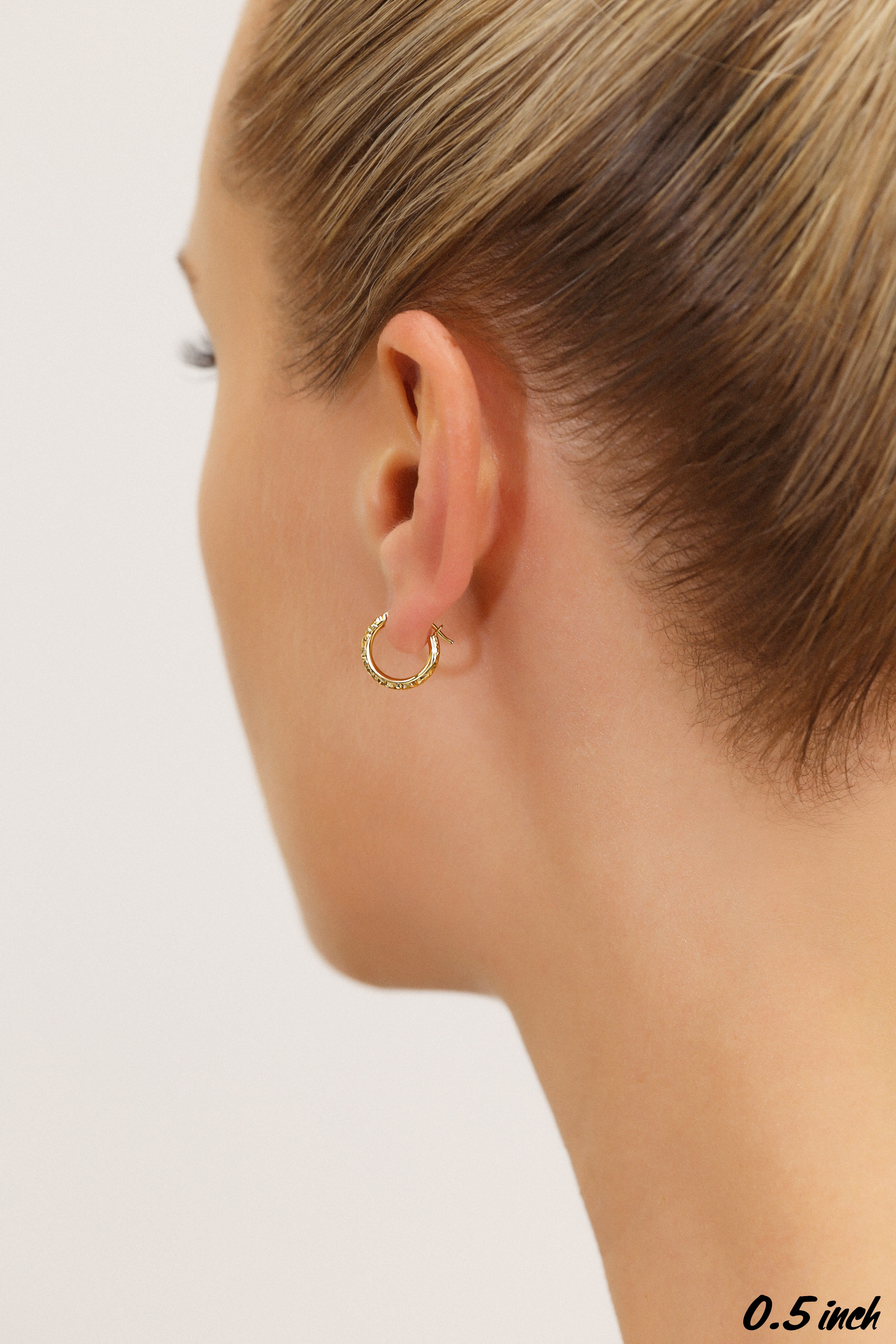 14k Gold Tornado Diamond Cut Hoop Earrings. 0.5 inch