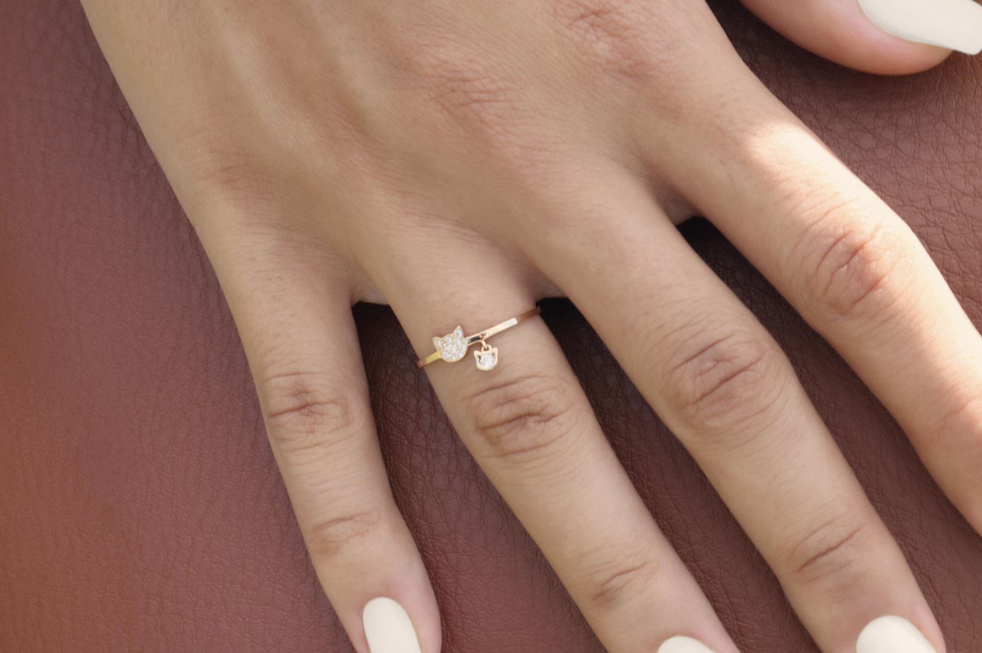 14k Yellow Gold Dainty Kitty Ring