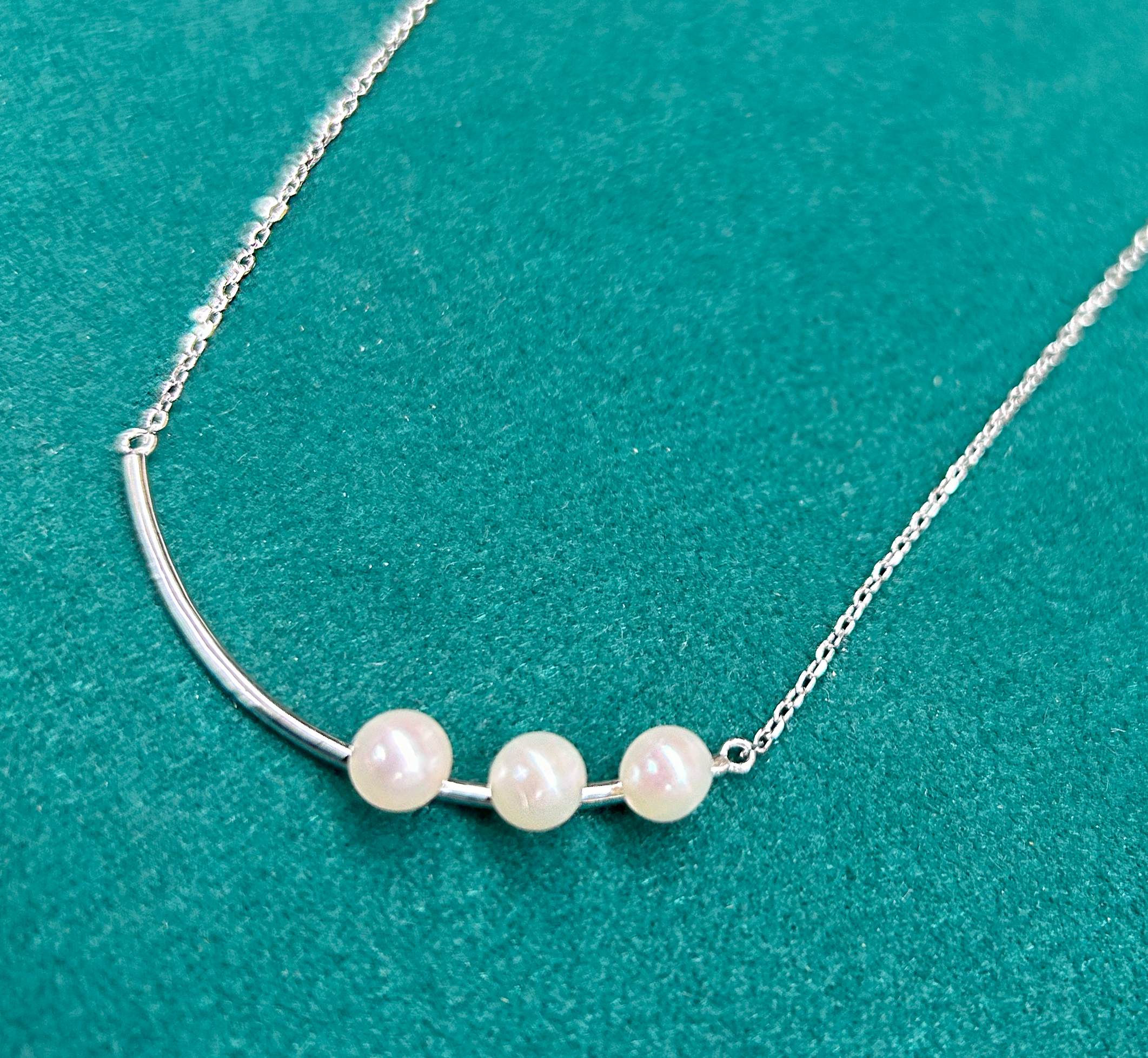 925 Sterling Silver Freshwater Pearl Necklace. 18 inch