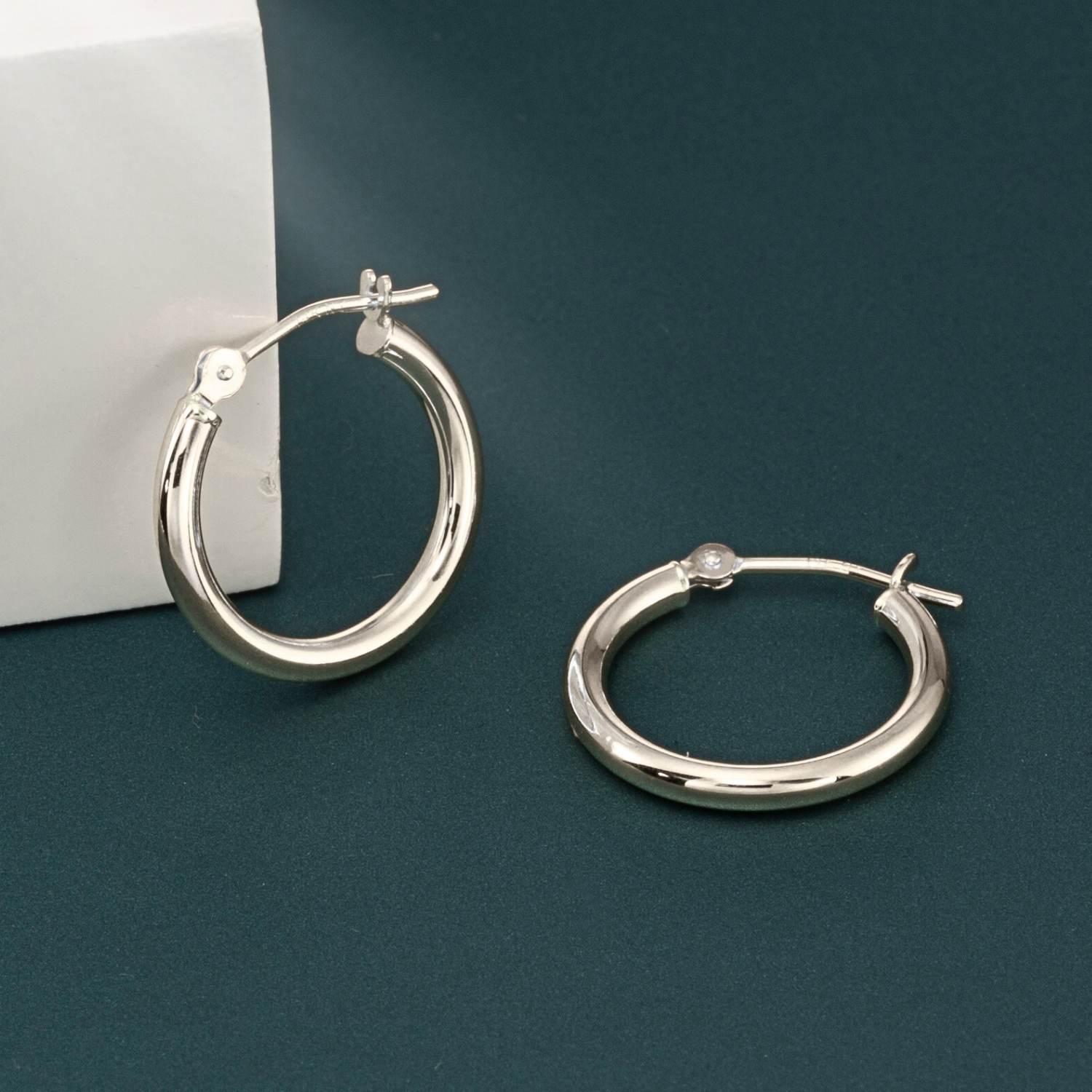 14k White Gold Chunky Hoop Earrings. 3mm Thickness