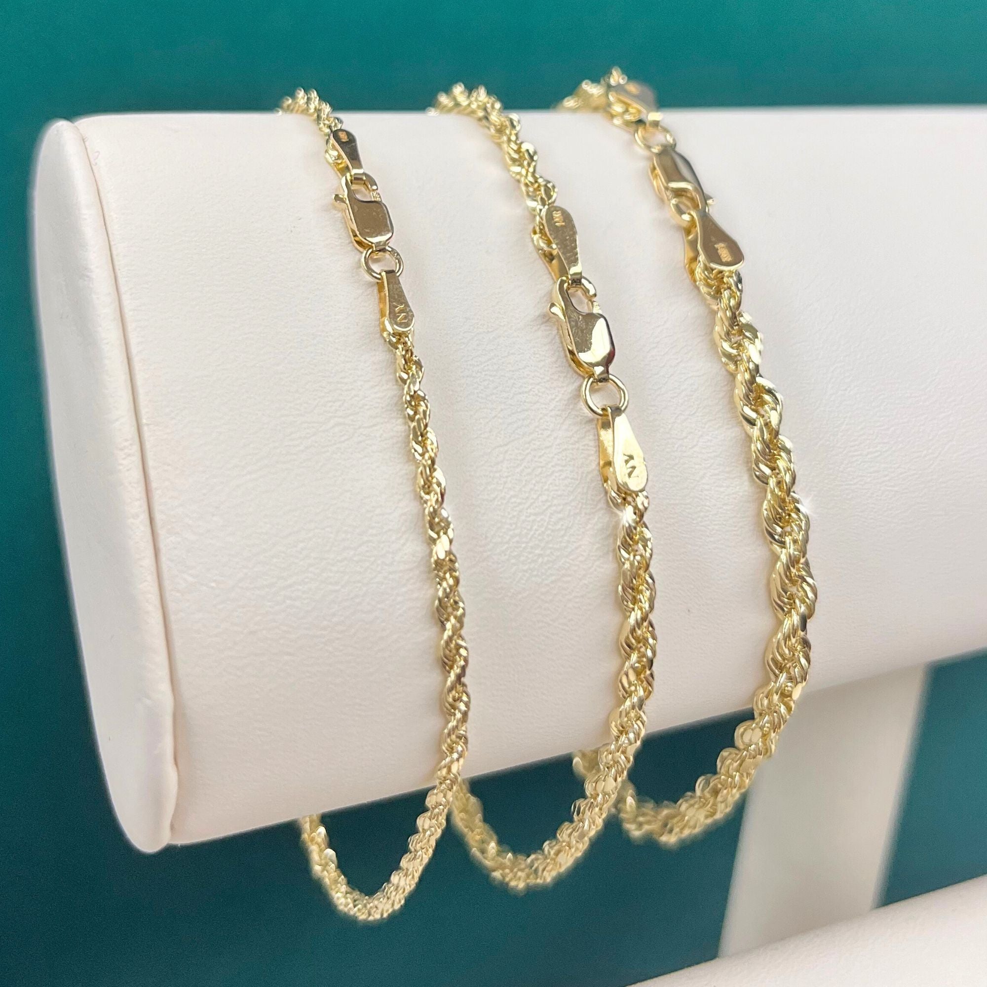 14K Yellow Gold Rope Chain Bracelet. SOLID 14K Gold Stackable Bracelet. Strong Lobster Lock. 7.5 Inches Length