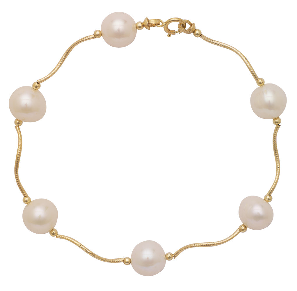 14K Gold Freshwater Pearl Bracelet. With Hand Engraved Diamond-Cut Details